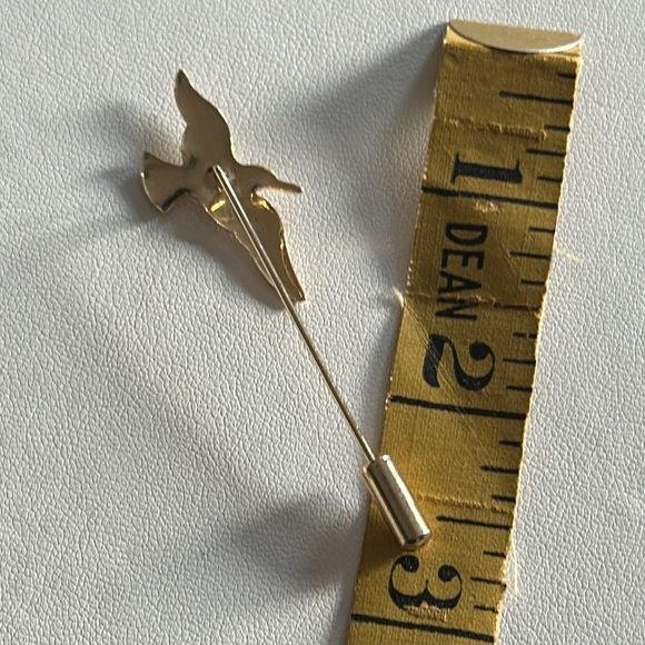Vintage bird/seagull hat, pin, or lapel pin - Picture 3 of 4